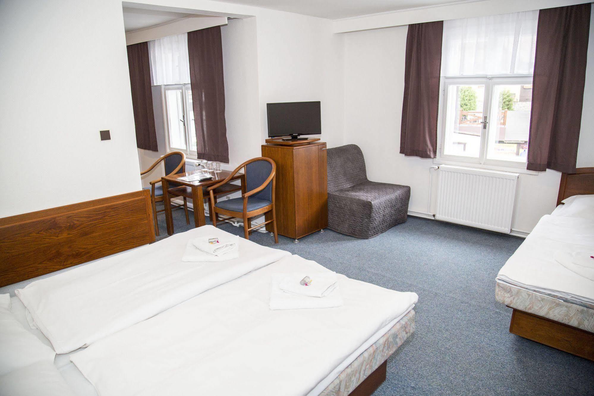 Lomnice Hotel & Restaurant Szpindlerowy Młyn Zewnętrze zdjęcie