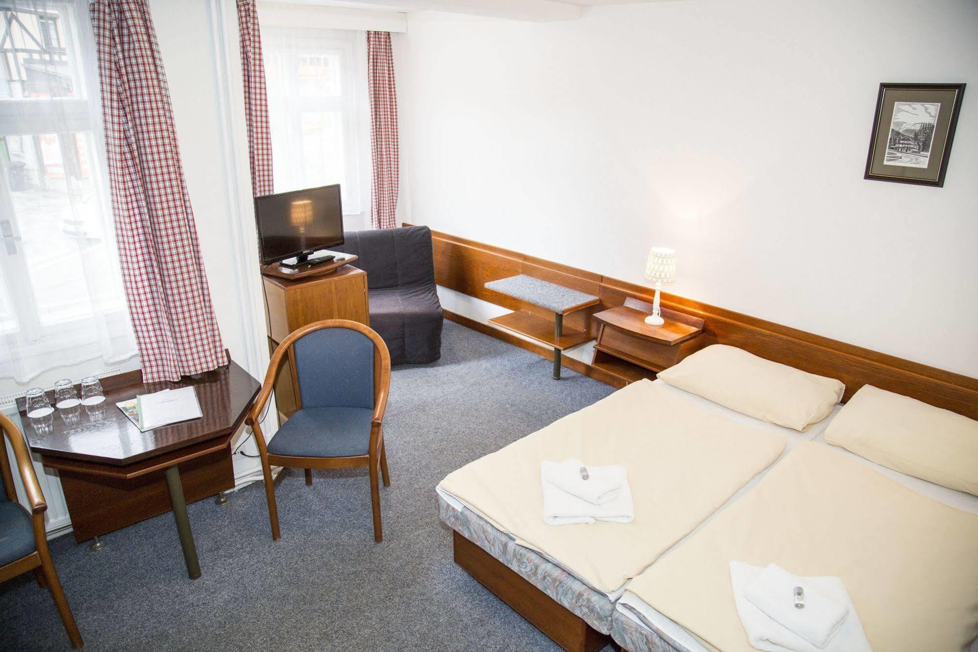 Lomnice Hotel & Restaurant Szpindlerowy Młyn Zewnętrze zdjęcie