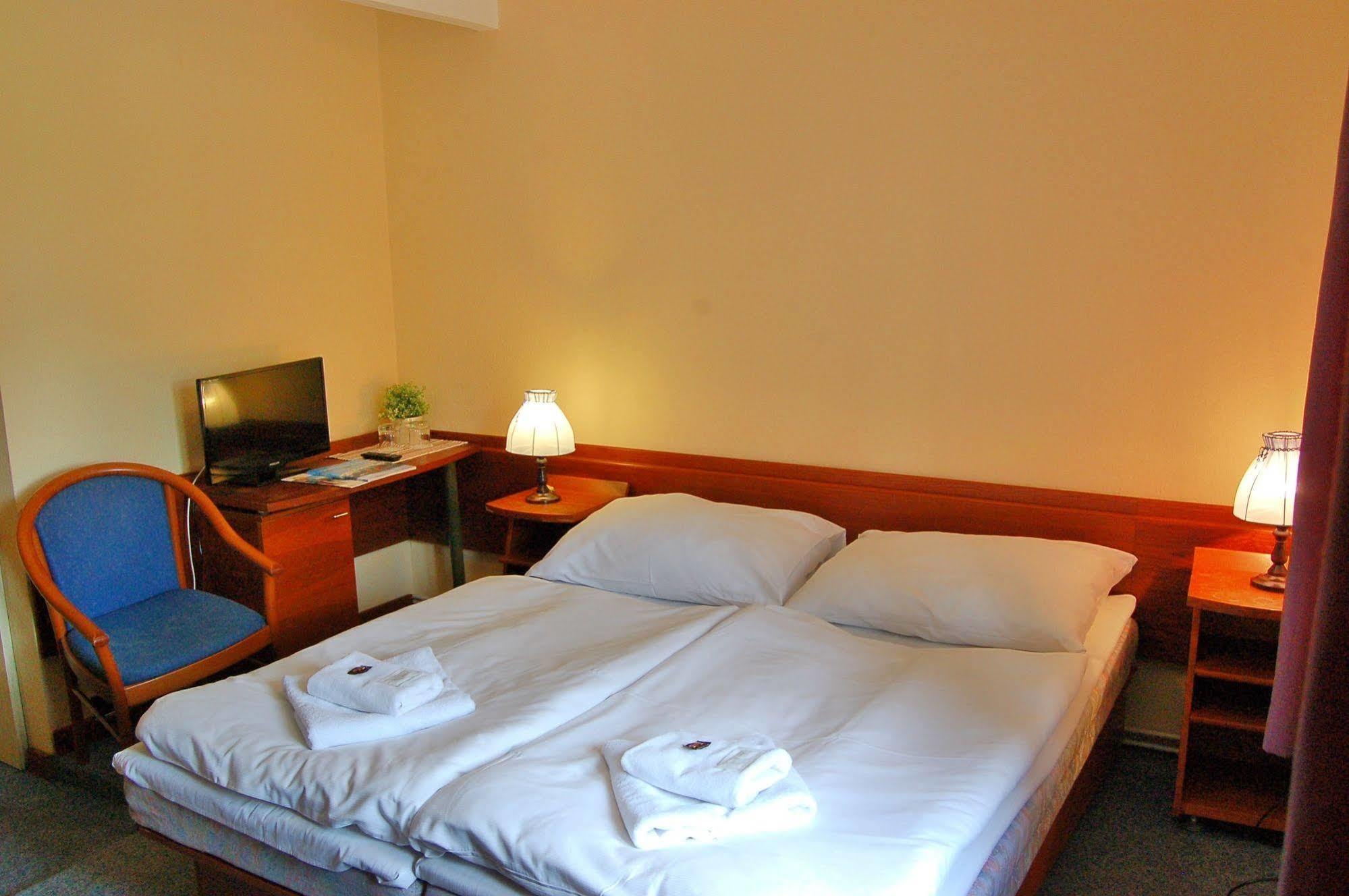 Lomnice Hotel & Restaurant Szpindlerowy Młyn Zewnętrze zdjęcie